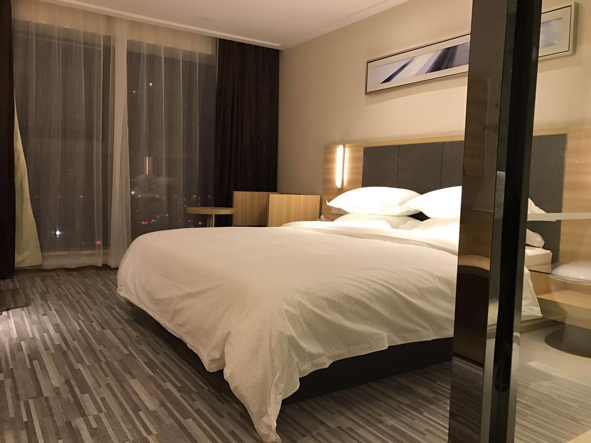 See U Select Hotel Wuhan Eksteriør bilde