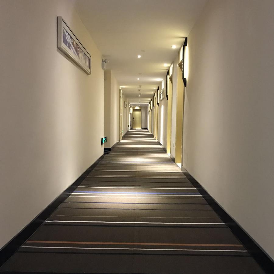 See U Select Hotel Wuhan Eksteriør bilde